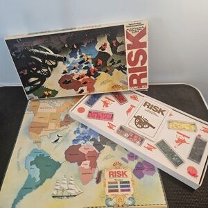 1975 Edition Parker Brothers Board Game - RISK - Complete